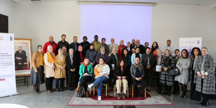 تقديم الدليل الإرشادي لرعاية النساء والأطفال المهاجرين والمغاربة ضحايا العنف