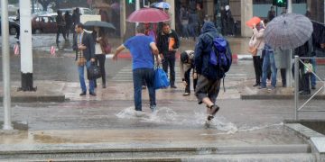 نشرة إنذارية…زخات مطرية قوية بعدد من مناطق المغرب
