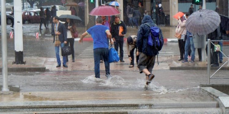 نشرة إنذارية…زخات مطرية قوية بعدد من مناطق المغرب
