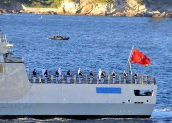 إنقاذ طاقم مركب أصيب محركه بعطل في المياه الدولية