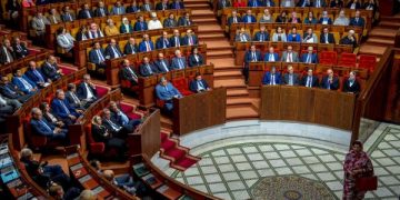 التسيب في ” مهنة الصحافة ” يصل البرلمان