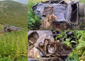 مصرع شخص وإصابة أربعة آخرين في حادث انقلاب سيارة