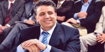 خال الهمة يقسم ” البام “
