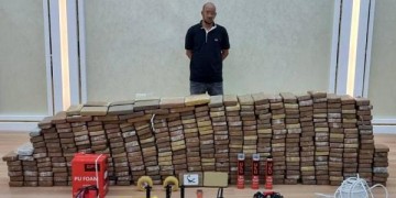 اعتقال إسرائيلي متلبسا بتهريب نصف طن من الكوكايين إلى الإمارات