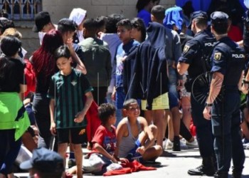 القضاء الإسباني يؤيد ترحيل القاصرين المغاربة من سبتة المحتلة