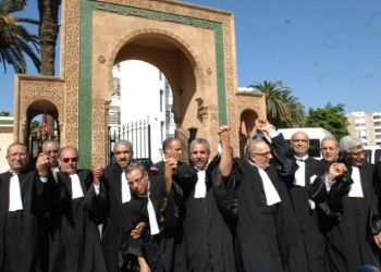 AMDH تطالب بالتراجع عن فرض جواز التلقيح للولوج إلى المحاكم