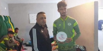 وفاة اللاعب رضا الساقي وسط المقابلة