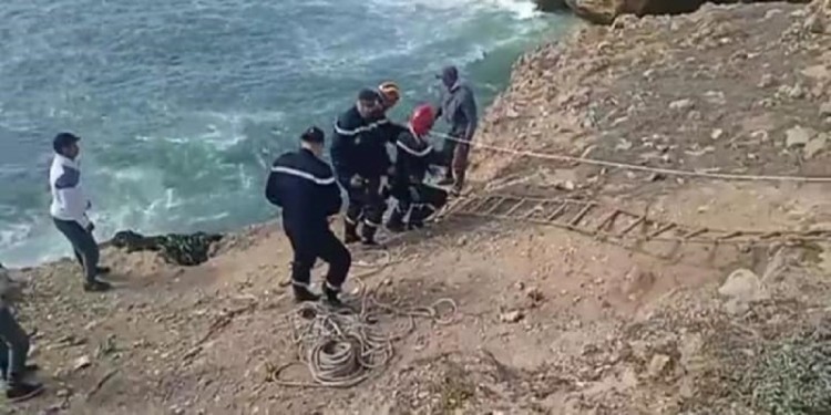 مصرع صياد بعد سقوطه من أعلى جرف بالحسيمة