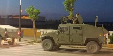 الجيش الاسباني يستخدم المدرعات والقنابل لمنع تدفق آلاف المهاجرين لسبتة المحتلة