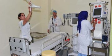 تحذيرات من استمرار العجز في أعداد الأطباء والممرضين وتقنيي الصحة