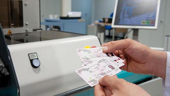 بلاغ من وزارة التجهيز والنقل حول تجديد الحامل الإلكتروني لرخصة السياقة وشهادة تسجيل المركبات