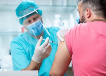 انطلاق عملية الإعداد للتلقيح ضد فيروس كورونا بإقليم الحسيمة