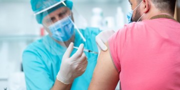 انطلاق عملية الإعداد للتلقيح ضد فيروس كورونا بإقليم الحسيمة