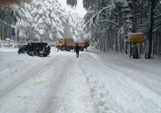 جماعة اساگن: اخفاق و تعثر في فتح بعض المحاور الطرقية المغلقة بسبب الثلوج ( صور )