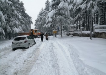 جماعة اساگن: اخفاق و تعثر في فتح بعض المحاور الطرقية المغلقة بسبب الثلوج ( صور )