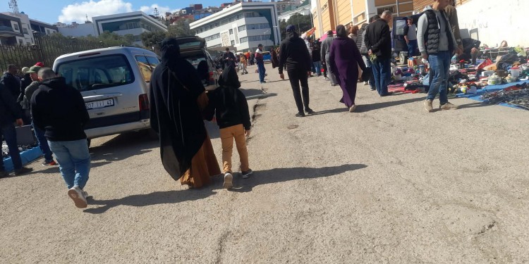 سوق ” ميرادور ” بالحسيمة يستعيد قيمته التجارية