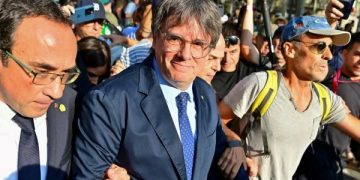 اعتقال ضابط شرطة ثان في كاتالونيا لمساعدته بودجمون على الهروب