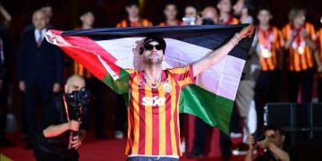 زياش يشعل منصات التواصل الاجتماعي بسبب غزة