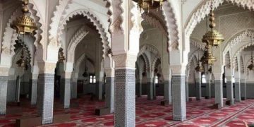 مواطنون يطالبون ببناء مسجد