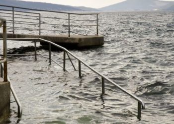 ارتفاع منسوب مياه البحر يهدد مدن ساحلية مغربية