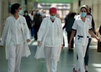 تسونامي هجرة الأطباء وعجز النظام الصحي المغربي على وقف النزيف