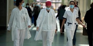 تسونامي هجرة الأطباء وعجز النظام الصحي المغربي على وقف النزيف