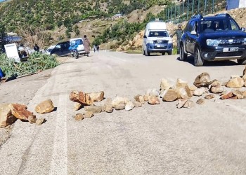 احتجاجات في “أغبالو” بشفشاون للمطالبة بفك العزلة وجبر أضرار الفيضانات