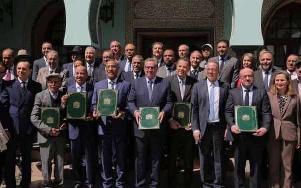 زيادة عامة في أجور العاملين بالقطاع العام بمبلغ 1000 درهم صافية شهريا