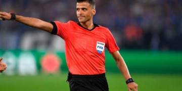 ” الكلاسيكو” يشد إليه أنظار عشاق الغريمين