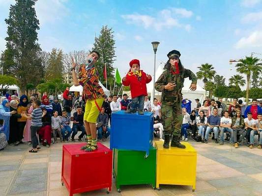 كوالة بنادم" تتوج بالجائزة البرونزية بملتقى دولي للمسرح بتونس