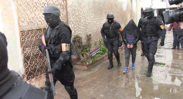 إيقاف شخص موال لتنظيم " داعش " كان يعد لتنفيذ عملية انتحارية