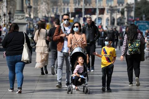 وفيات كورونا تقترب من 23 ألفا بإسبانيا