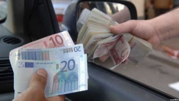 حجز مبالغ مالية مهمة بالعملة الصعبة بباب سبتة كانت بحوزة مواطن هولندي