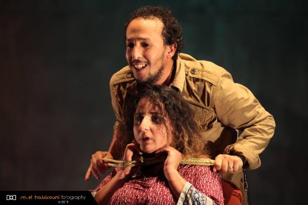 نادي الحسيمة للمسرح يقدم مسرحيته الجديدة "العقدة" من إخراج المسرحي عبد الجبار خمران