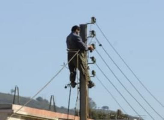 مصرع شخص بصعقة كهربائية بتاونات يدفع بمكتب الكهرباء لفتح تحقيق