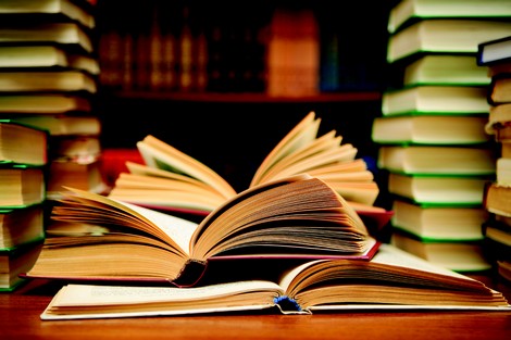 كتاب "حياة بين الرفوف : مقالات في أثر الكتاب" لحسن الوزاني