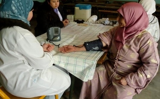 أزيد من 570 مستفيدا من خدمات قافلة طبية متعددة التخصصات بإقليم الحسيمة