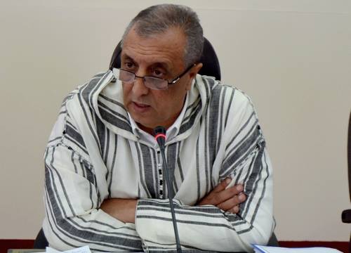 عامل  إقليم الحسيمة يعد بتجاوز اكرهات فريق شباب الريف ويحثه على المزيد من العطاء