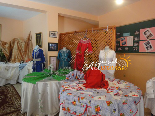 الاتحاد الوطني لنساء المغرب فرع الحسيمة ينظم أنشطة ويحتفي بخريجاته