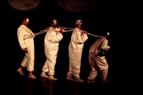 المسرح الأمازيغي الجزائري يتألق بمهرجان النكور في اليوم الرابع