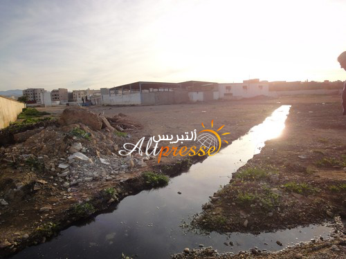 كارثة: مجزرة عشوائية تقذف بمياه آسنة قرب تجمع سكني وبأراضي فلاحية بإمزورن