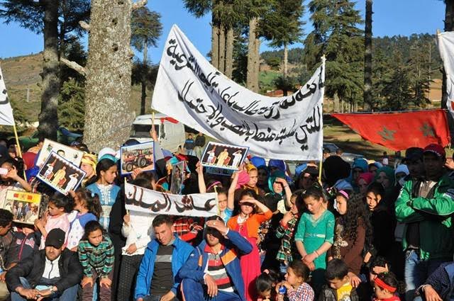 شرطيات يمنعن نساء محتجات من تنظيم وقفة بإمزورن