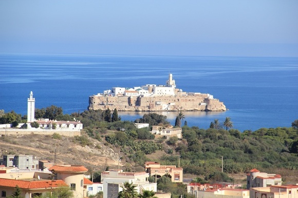 رجاءً: اتركوا سواحلنا وأطلالنا المغمورة