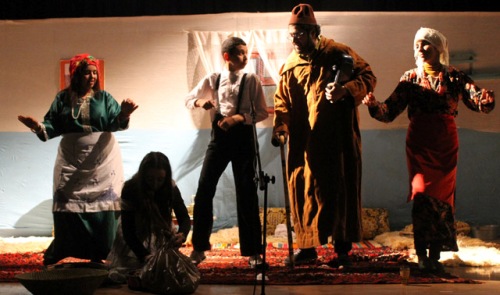 مسرحية "شَا وَا يُوقِيعْ" في قالبٍ دراميٍ وهزليٍ بالناظور