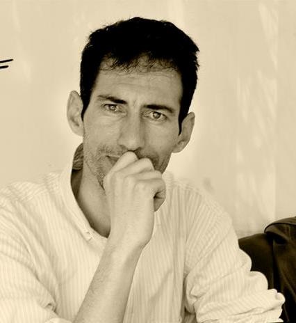 الوزير مبديع  الله  يهديه