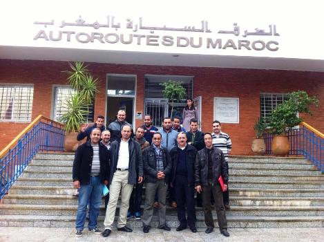 مستخدمو الطرق السيارة بالمغرب يطالبون بانتشالهم من براثين مصاصي الدماء .