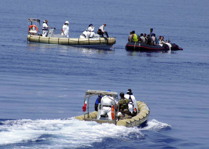 إنقاذ مهاجرين غرق قاربهم قبالة سواحل الناظور