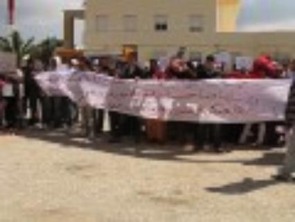 احتجاج سكان الثكنة بترجيست على حرمانهم من السكن الاجتماعي