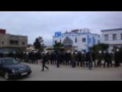 القوات االعمومية تحاصر مسيرة للمعطلين ببني بوعياش