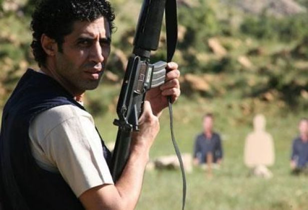 مقاتل في الحرب السورية يكتشف خيانة زوجته